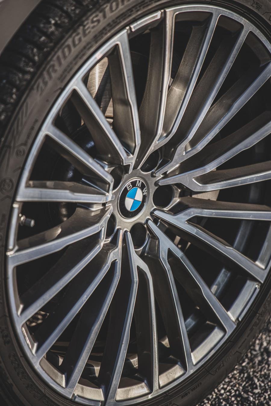 Колеса BMW 745e (G11) 2019 года  (WW) (фото 16 из 31)